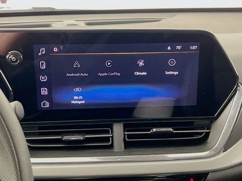 Used 2025 Chevrolet Trax LT image 16