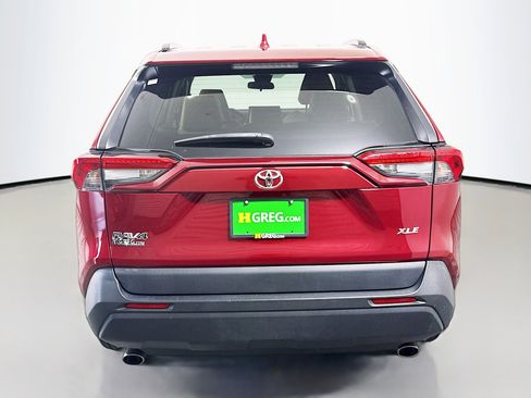Used 2022 Toyota RAV4 XLE image 8