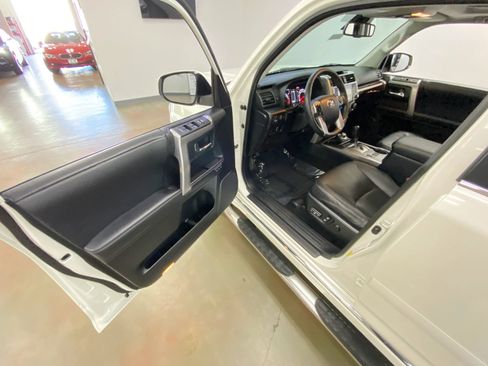 Used 2020 Toyota 4Runner Limited AWD/4WD image 14