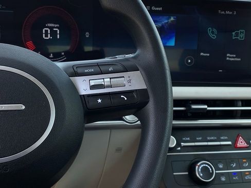 Used 2025 Hyundai Tucson SE image 15