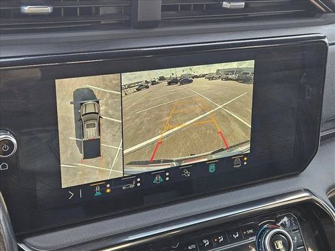 Certified 2023 GMC Sierra 1500 AT4 w/ AT4 Premium Package AWD/4WD image 9