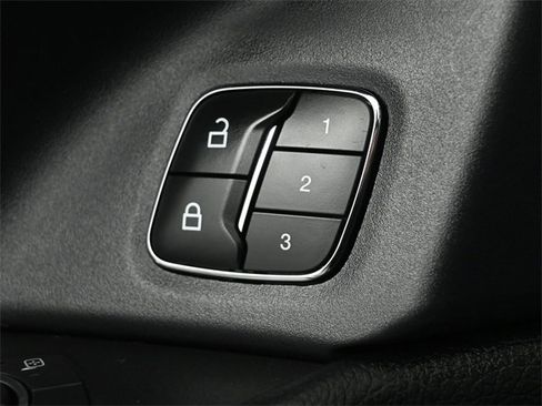 Used 2021 Ford Expedition Limited image 41