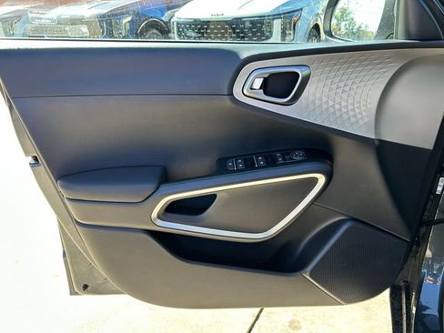 Used 2025 Kia Soul S image 13