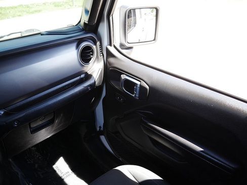 Used 2021 Jeep Gladiator Sport AWD/4WD image 24
