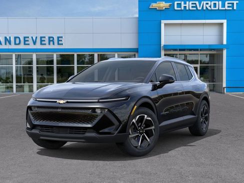 New 2026 Chevrolet Equinox EV LT AWD/4WD image 8