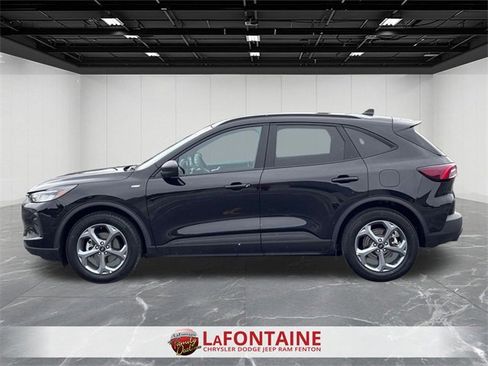 Used 2025 Ford Escape ST-Line image 2