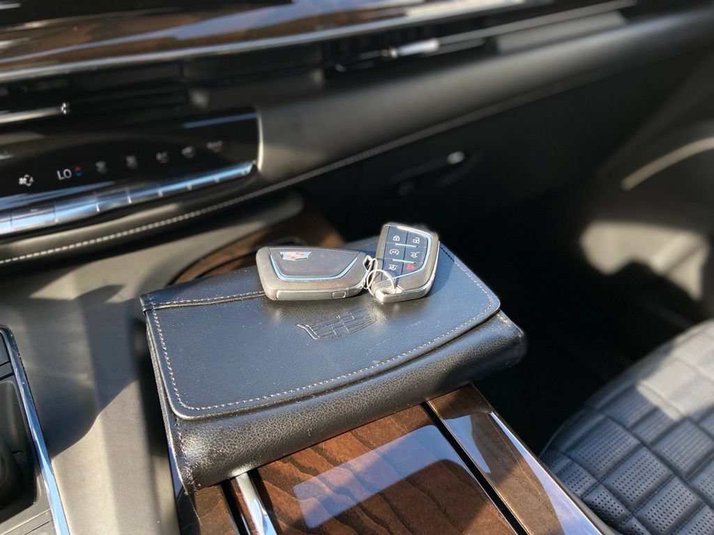 Used 2023 Cadillac Escalade Sport Platinum w/ LPO, ONYX Package AWD/4WD image 40