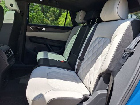 New 2025 Volkswagen Atlas Cross Sport SEL Premium R-Line image 23