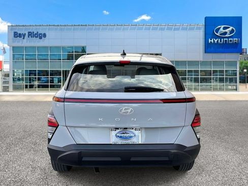 Used 2024 Hyundai Kona SE FWD image 5