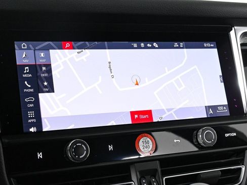 New 2026 Porsche Macan image 17