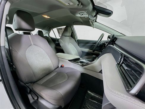 Used 2023 Toyota Camry LE image 32