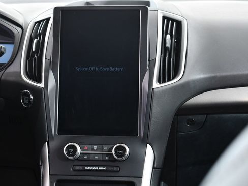 Used 2024 Ford Edge SEL w/ Convenience Package image 9