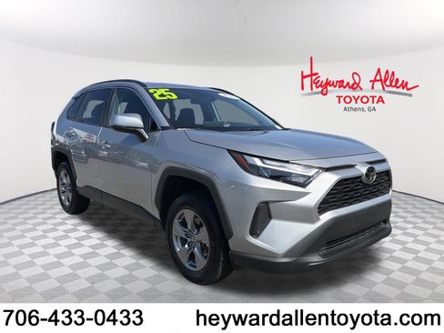 Certified 2025 Toyota RAV4 XLE FWD image 1