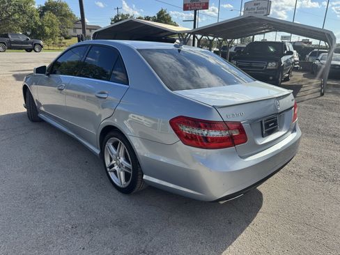 Used 2013 Mercedes-Benz E 350 4MATIC Sedan image 7