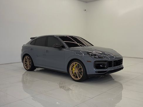 Used 2022 Porsche Cayenne Turbo GT image 2