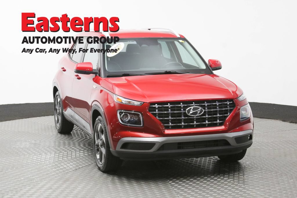 Used 2023 Hyundai Venue Limited FWD image 4