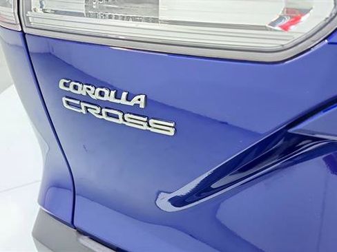 Used 2025 Toyota Corolla Cross LE FWD image 33