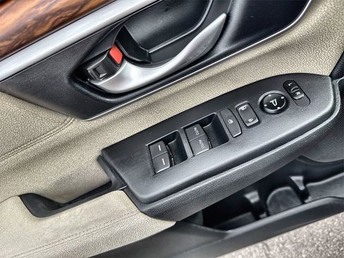 Used 2018 Honda CR-V EX image 21