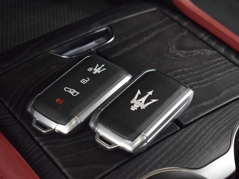 Used 2023 Maserati Grecale Modena AWD/4WD image 41