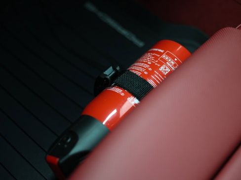 Used 2024 Porsche 911 Carrera w/ Premium Package image 38