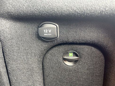 Used 2012 Mercedes-Benz CLS 550 4MATIC image 17