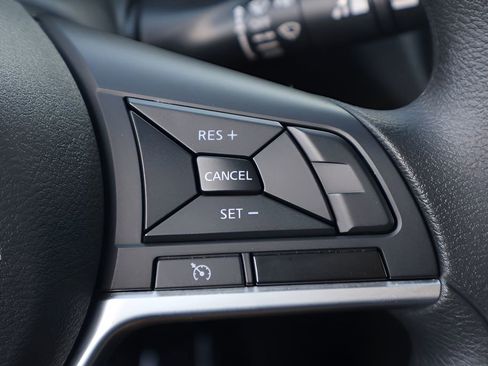 Used 2021 Nissan Kicks S image 21