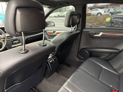 Used 2013 Mercedes-Benz C 250 Sedan image 24