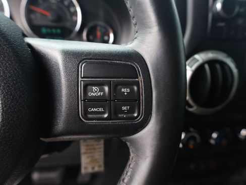 Used 2017 Jeep Wrangler Sahara w/ Connectivity Group AWD/4WD image 25