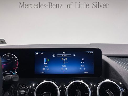 Used 2026 Mercedes-Benz GLA 250 4MATIC image 33