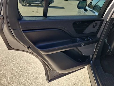 Used 2024 Lincoln Aviator Reserve AWD/4WD image 29