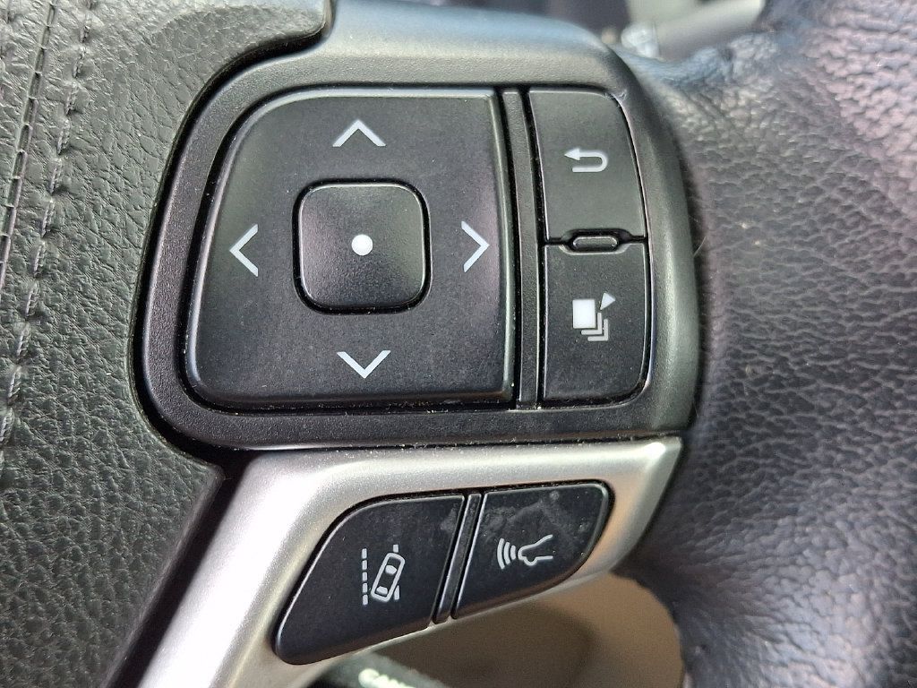 Certified 2020 Toyota Sienna XLE w/ XLE Navigation Package FWD image 24