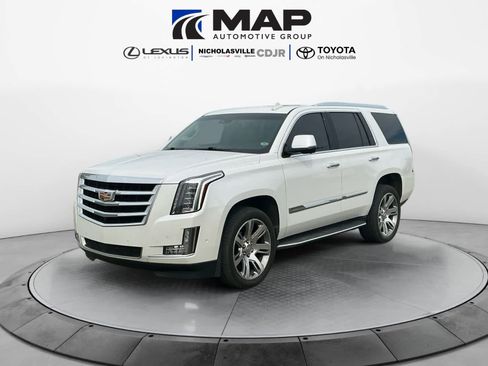 Used 2017 Cadillac Escalade Premium Luxury AWD/4WD image 1