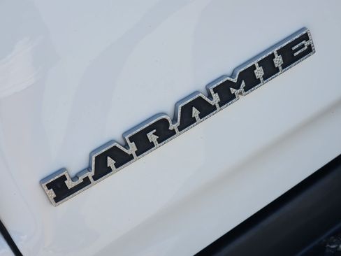 Used 2022 RAM 1500 Laramie AWD/4WD image 13
