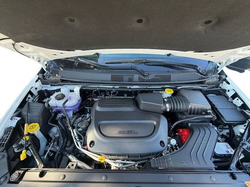 New 2026 Chrysler Pacifica Limited w/ Uconnect Theater Family Group image 35