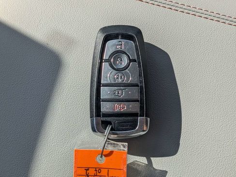 Used 2025 Ford Explorer Active w/ Active Comfort Package RWD image 33