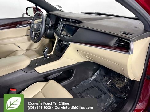 Used 2017 Cadillac XT5 Luxury w/ Driver Awareness Package FWD image 30