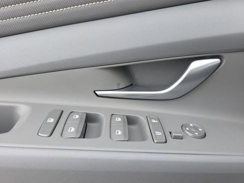 New 2026 Hyundai Elantra Sport FWD image 23