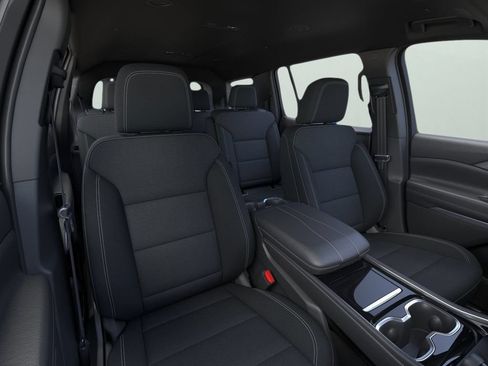 Used 2025 Chevrolet Traverse LT FWD image 16