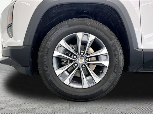 Used 2025 Chevrolet Equinox LT AWD/4WD image 9