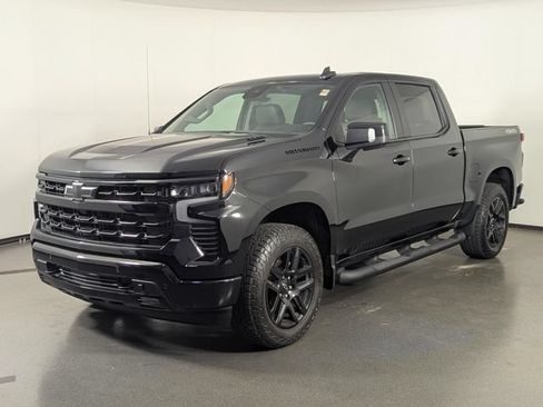 Used 2025 Chevrolet Silverado 1500 RST w/ Rally Edition AWD/4WD image 4