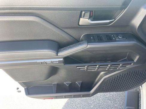Used 2025 Toyota Tacoma TRD Sport image 14