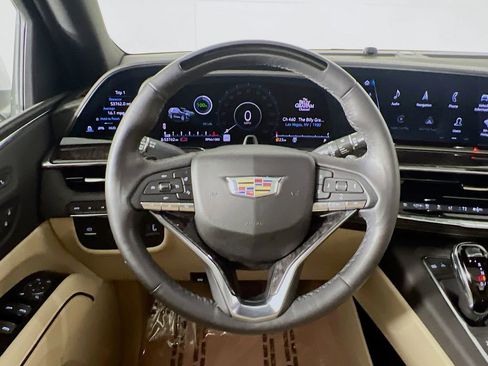 Used 2023 Cadillac Escalade Premium Luxury AWD/4WD image 11