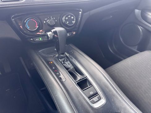 Used 2018 Honda HR-V LX image 20