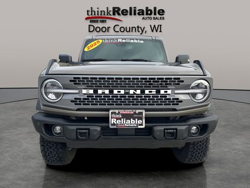 Used 2025 Ford Bronco Badlands image 9