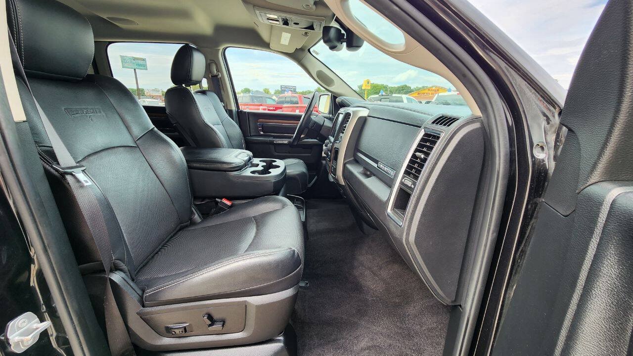 Used 2017 RAM 1500 Laramie AWD/4WD image 18
