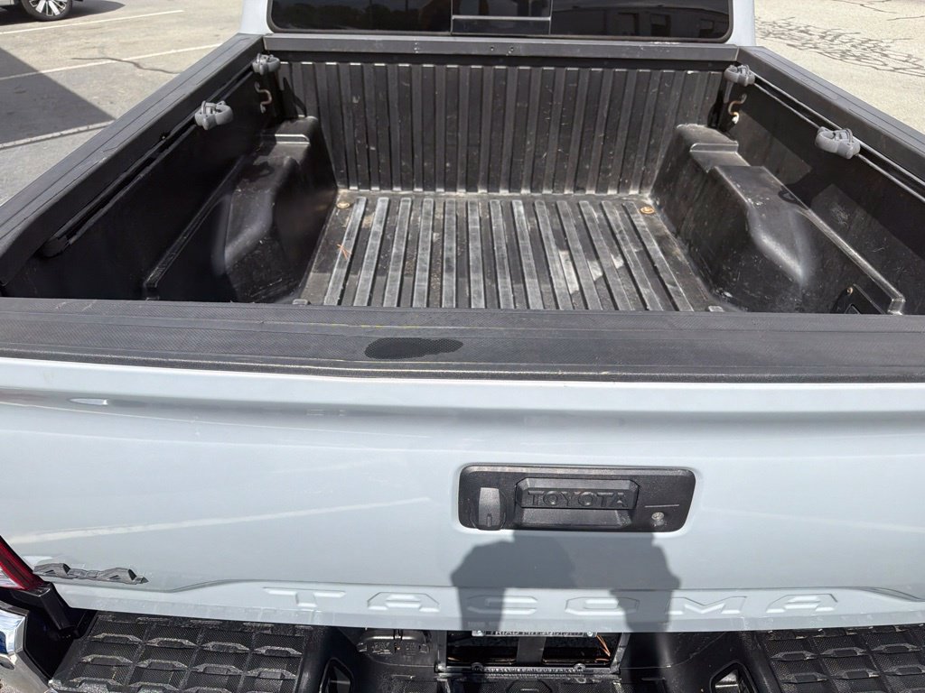 Used 2019 Toyota Tacoma SR5 AWD/4WD image 10