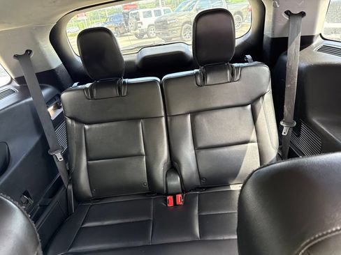 Used 2021 Ford Explorer XLT w/ Equipment Group 202A AWD/4WD image 12