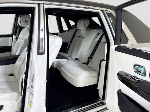 Used 2023 Rolls-Royce Phantom Sedan RWD image 26