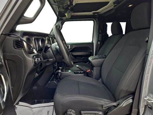 Used 2018 Jeep Wrangler Unlimited Sport AWD/4WD image 12