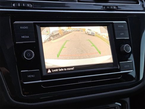 Used 2021 Volkswagen Tiguan S image 24